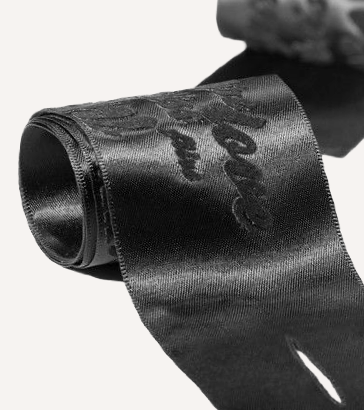 Silkeslena Handbojor i Satin